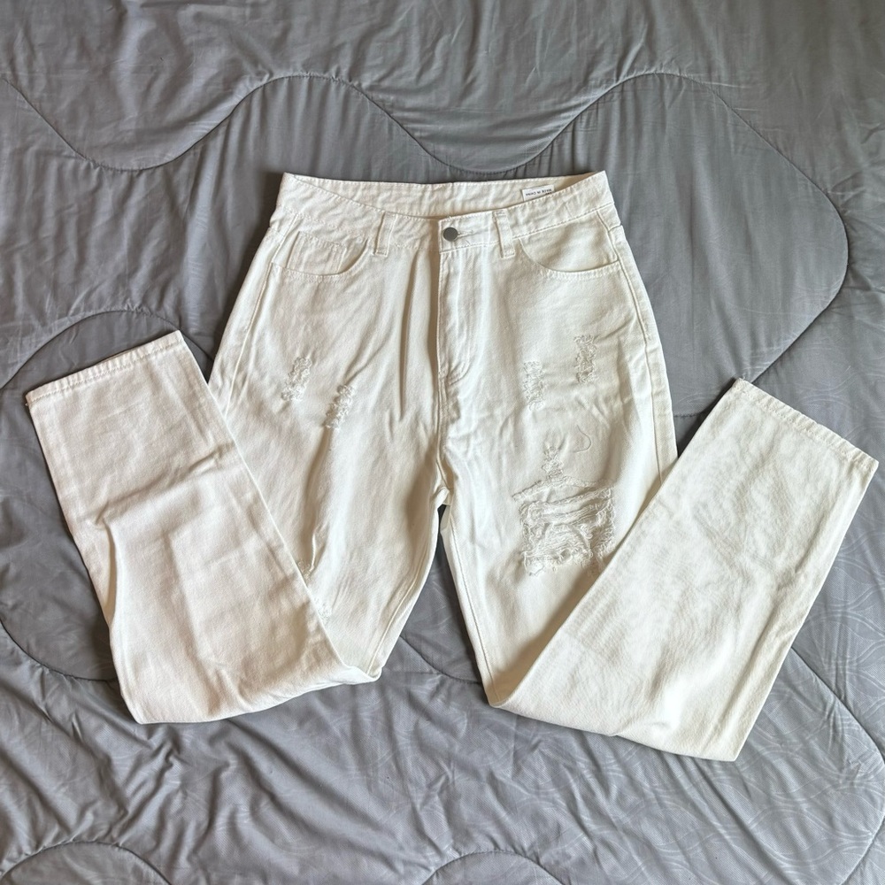 Women’s White Distressed jeans